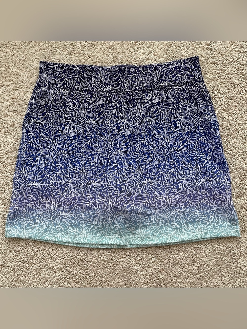 Vineyard Vines Navy and Aqua Performance Skort with White Leaf Print
